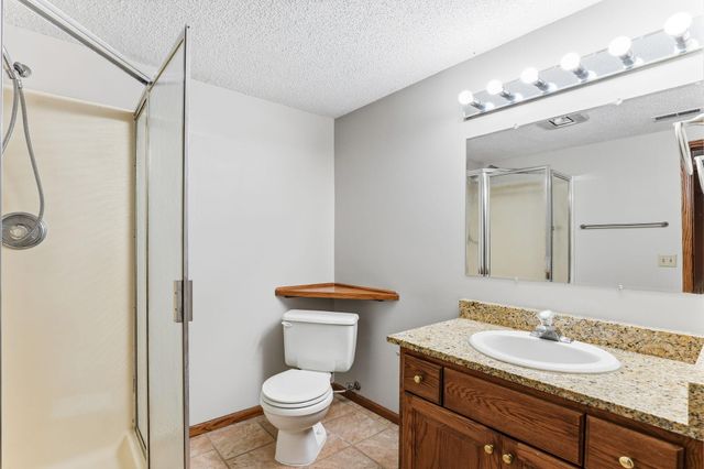 22065 Cottonwood Street NW, Oak Grove, MN 55011