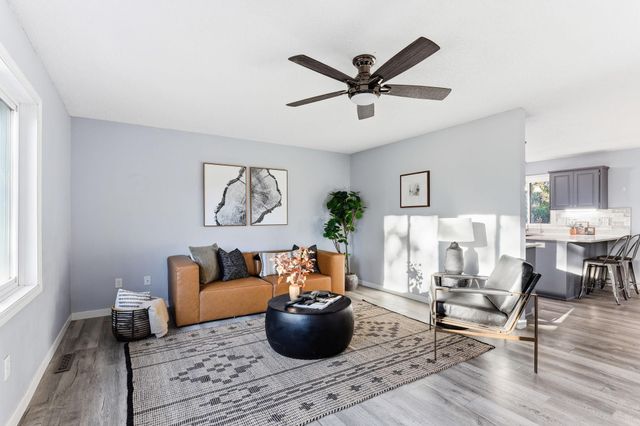 22065 Cottonwood Street NW, Oak Grove, MN 55011