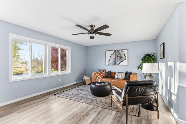 22065 Cottonwood Street NW, Oak Grove, MN 55011