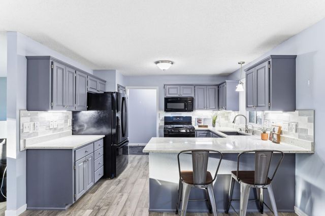 22065 Cottonwood Street NW, Oak Grove, MN 55011