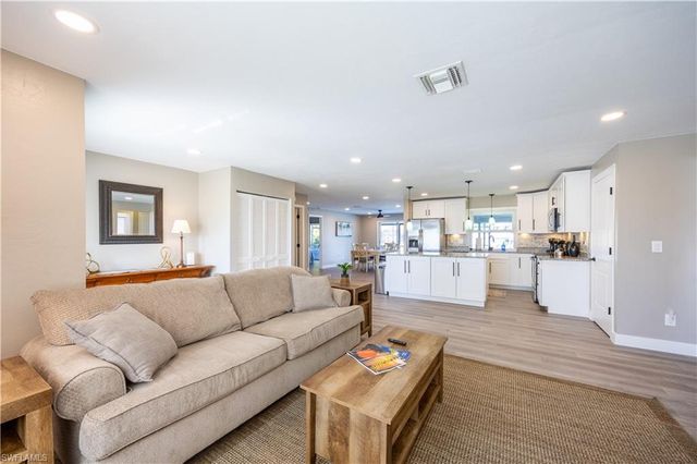 4125 SW 5th PL, Cape Coral, FL 33914