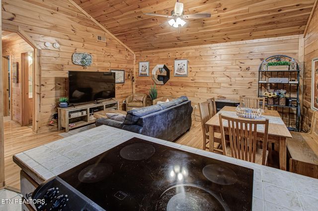 3049 Patty View Way, Sevierville, TN 37862