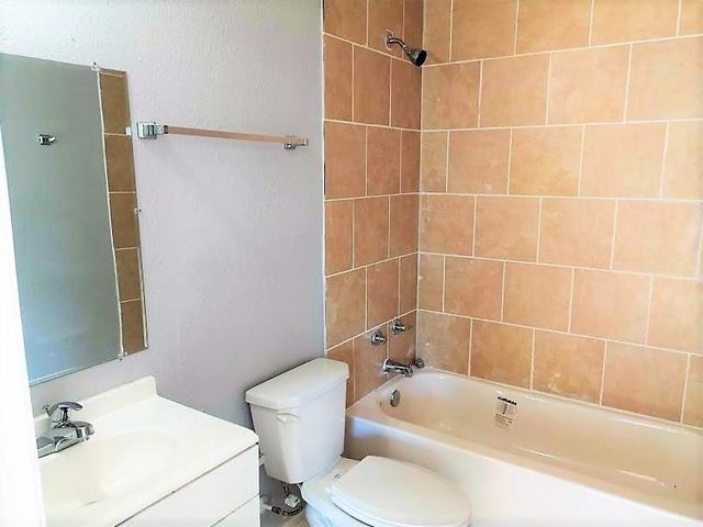 3817 Wipprecht Street, Houston, TX 77026