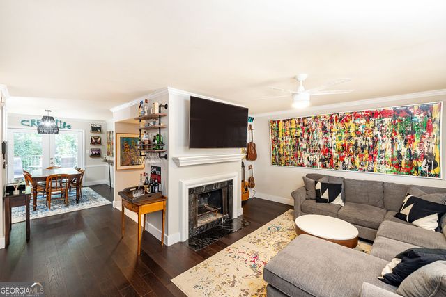 135 Woodmere Square NW, Atlanta, GA 30327
