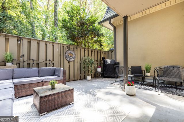 135 Woodmere Square NW, Atlanta, GA 30327