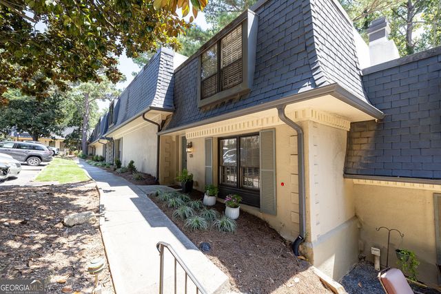 135 Woodmere Square NW, Atlanta, GA 30327