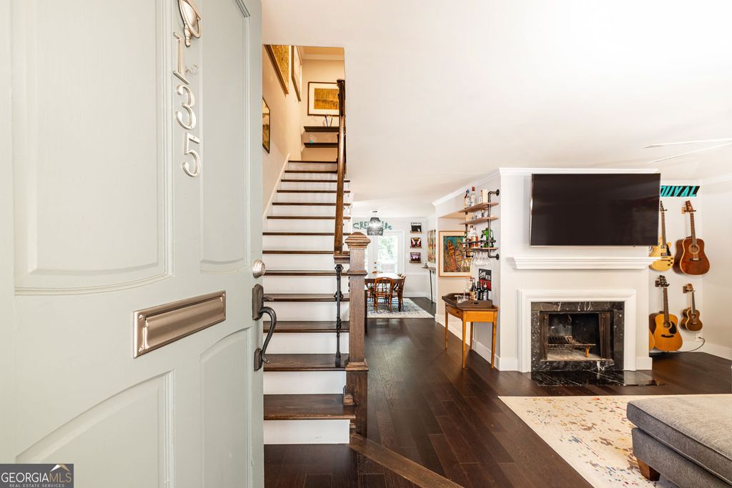 135 Woodmere Square NW, Atlanta, GA 30327