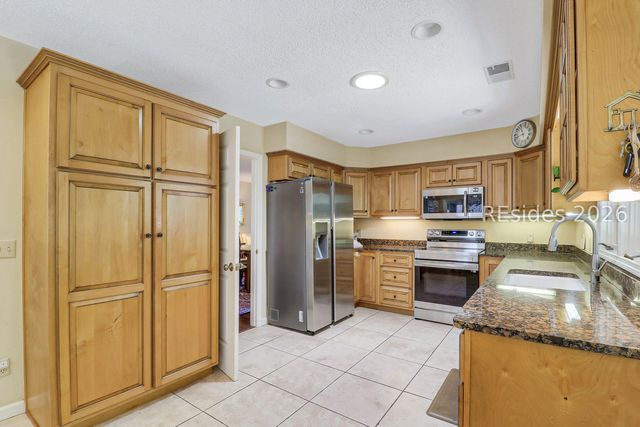 19 Water Oak Dr, Hilton Head Island, SC 29928