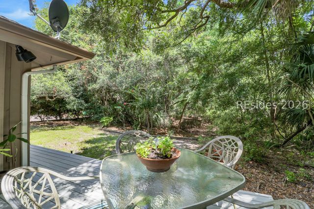 19 Water Oak Dr, Hilton Head Island, SC 29928
