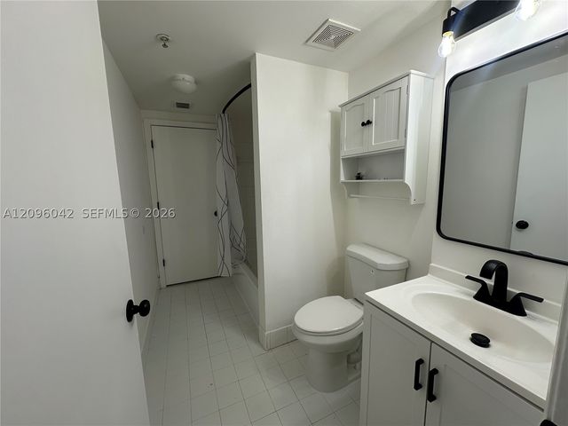 3241 Sabal Palm Mnr 302, Davie, FL 33024