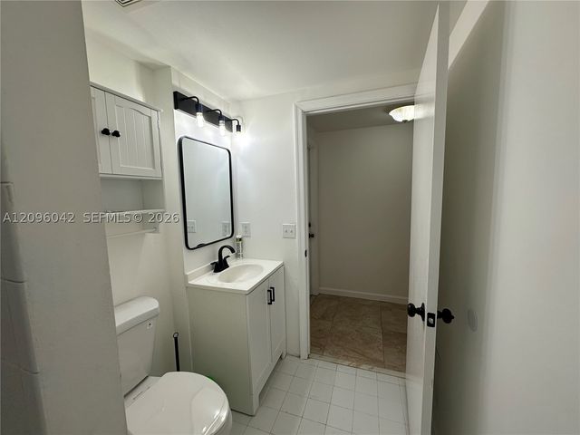 3241 Sabal Palm Mnr 302, Davie, FL 33024