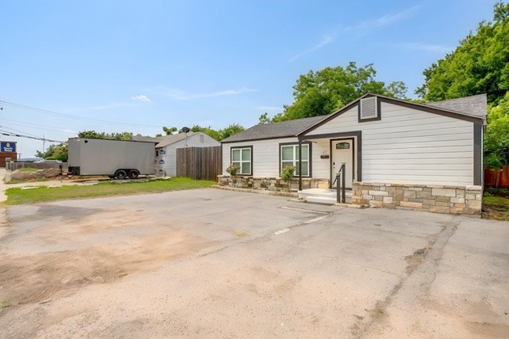 412 S Morgan Street, Granbury, TX 76048 — exterior