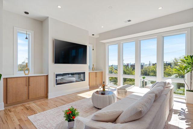 421 Monticello St, Nashville, TN 37207