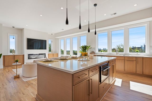 421 Monticello St, Nashville, TN 37207