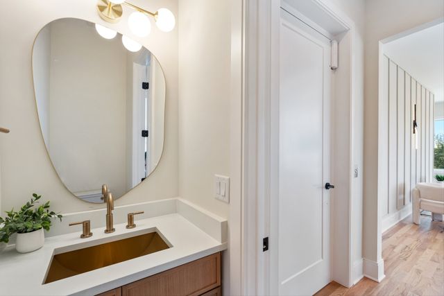 421 Monticello St, Nashville, TN 37207