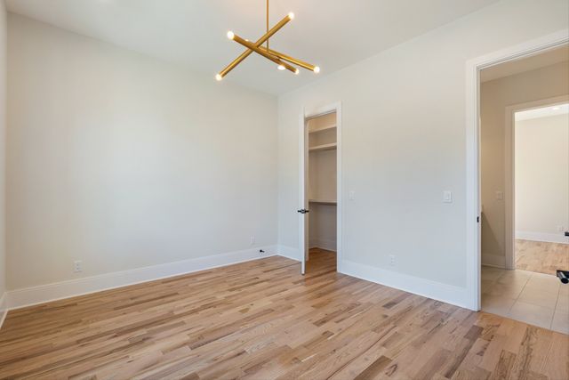 421 Monticello St, Nashville, TN 37207