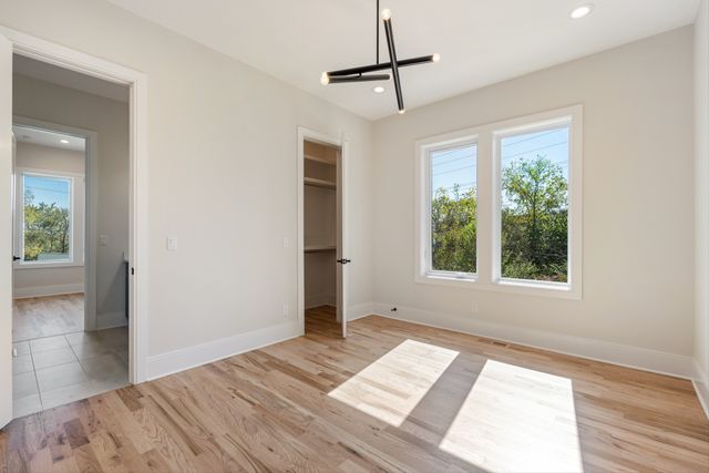 421 Monticello St, Nashville, TN 37207