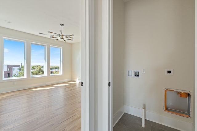 421 Monticello St, Nashville, TN 37207