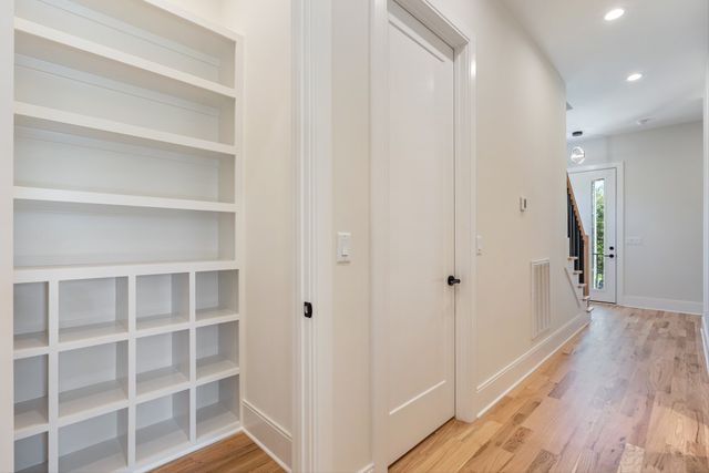 421 Monticello St, Nashville, TN 37207