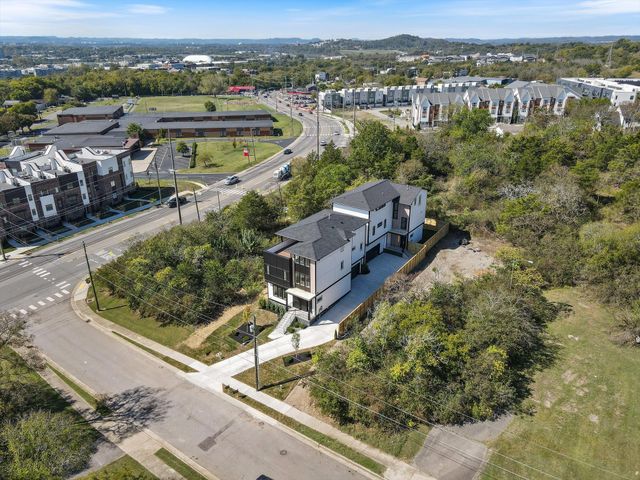 421 Monticello St, Nashville, TN 37207