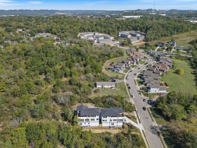 421 Monticello St, Nashville, TN 37207