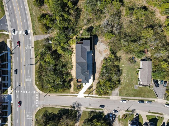 421 Monticello St, Nashville, TN 37207