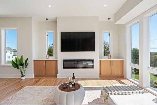 421 Monticello St, Nashville, TN 37207