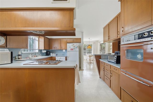 5703 Rutherglenn Drive, Houston, TX 77096