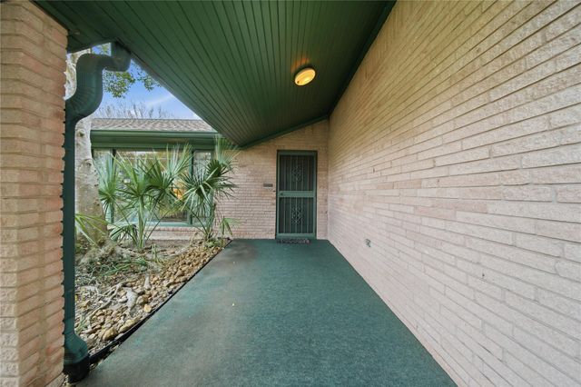 5703 Rutherglenn Drive, Houston, TX 77096