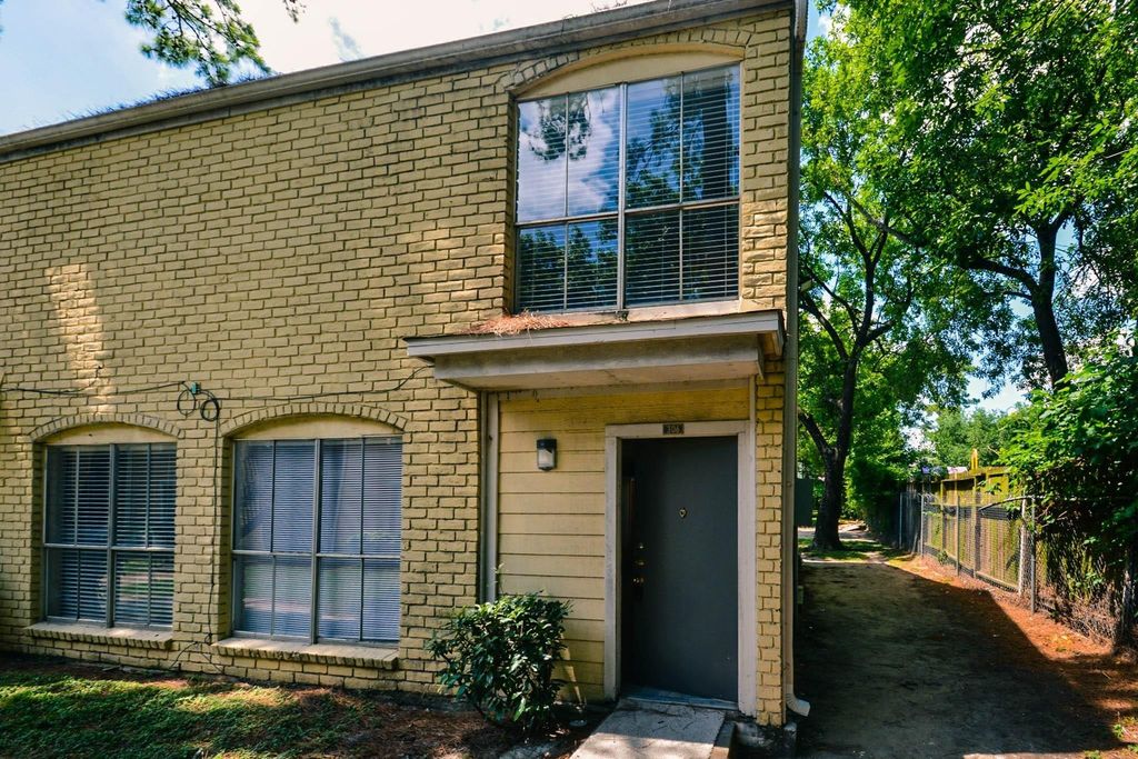 6200 W Tidwell Road 306, Houston, TX 77092