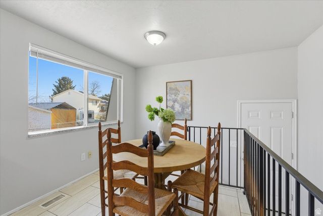 6635 S SOMERSET DR, West Jordan, UT 84084