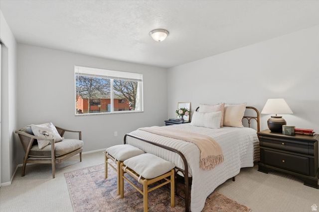 6635 S SOMERSET DR, West Jordan, UT 84084