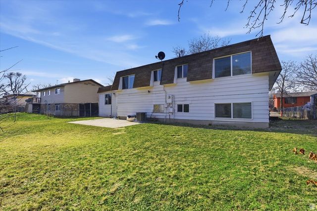 6635 S SOMERSET DR, West Jordan, UT 84084