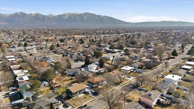 6635 S SOMERSET DR, West Jordan, UT 84084