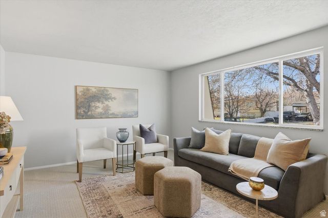 6635 S SOMERSET DR, West Jordan, UT 84084