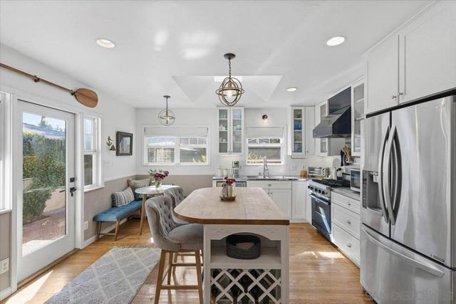 903 Moana Dr, San Diego, CA 92106