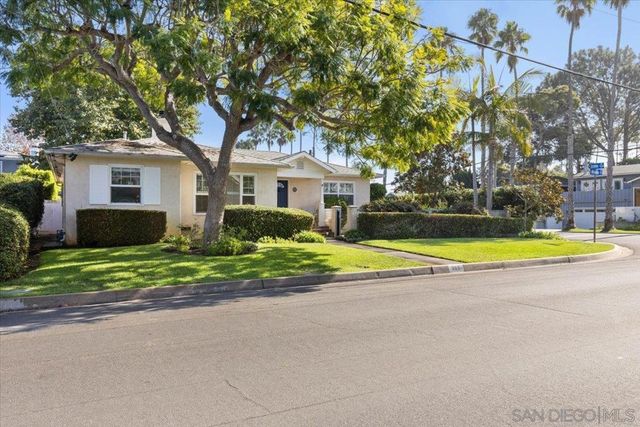 903 Moana Dr, San Diego, CA 92106