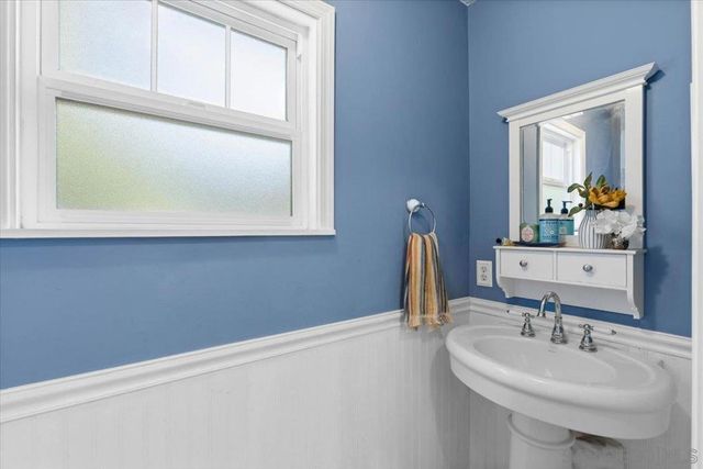 903 Moana Dr, San Diego, CA 92106