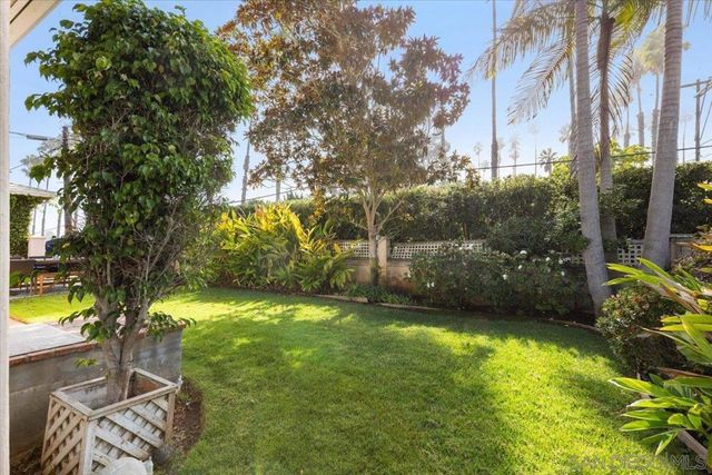 903 Moana Dr, San Diego, CA 92106