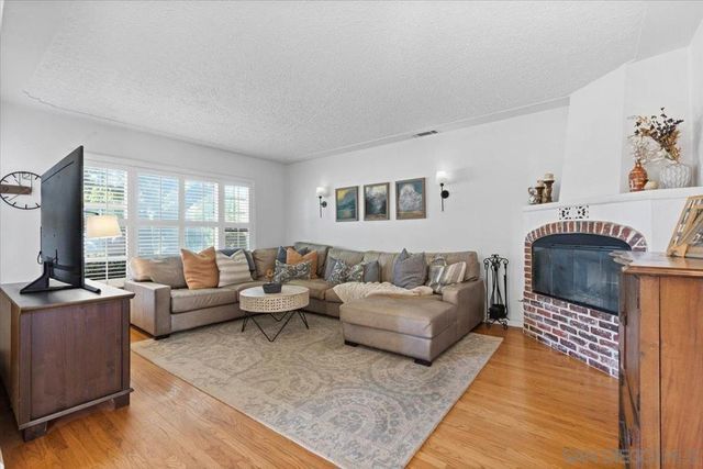 903 Moana Dr, San Diego, CA 92106