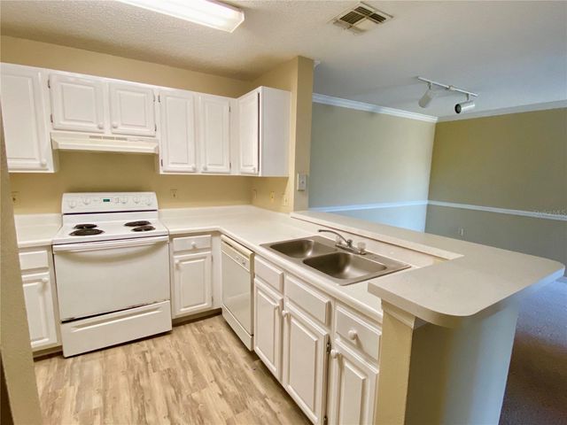 1989 SUMMER CLUB DRIVE 305, Oviedo, FL 32765