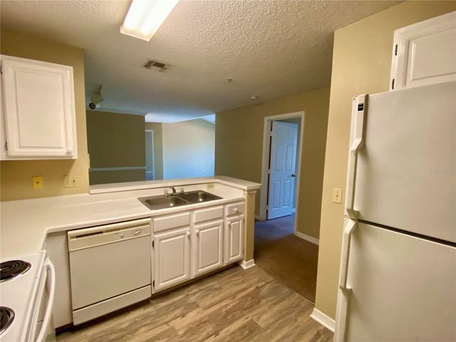 1989 SUMMER CLUB DRIVE 305, Oviedo, FL 32765