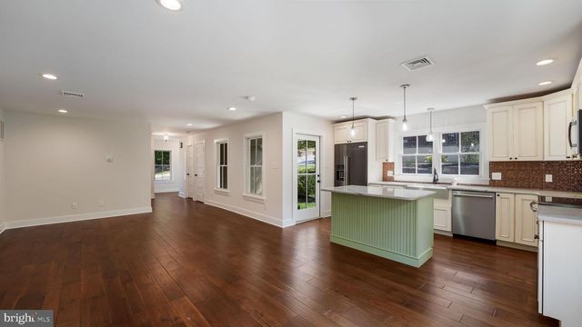 146 N CHURCH, Doylestown, PA 18901