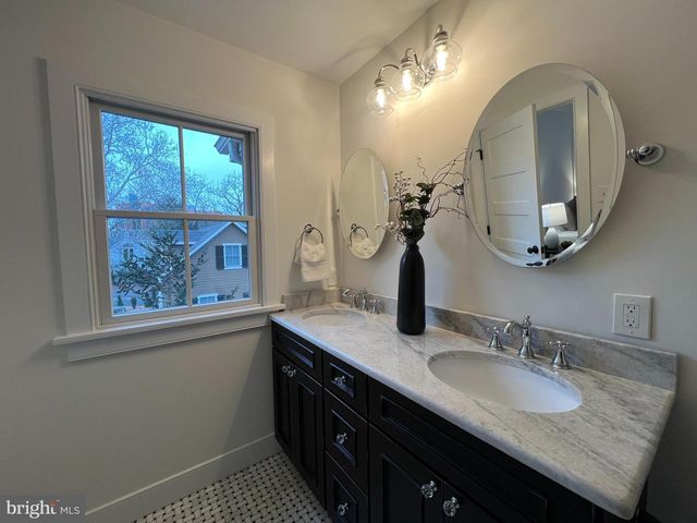 146 N CHURCH, Doylestown, PA 18901