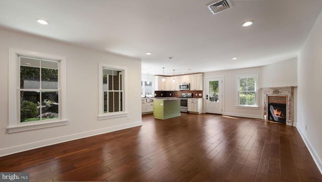 146 N CHURCH, Doylestown, PA 18901