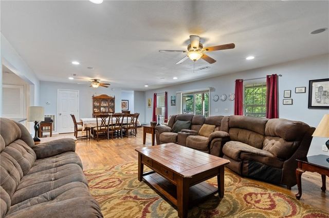 1660 Conrad Street, Pea Ridge, AR 72751