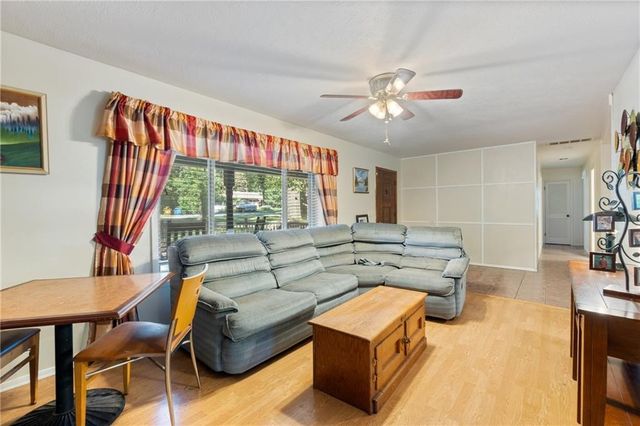 1660 Conrad Street, Pea Ridge, AR 72751