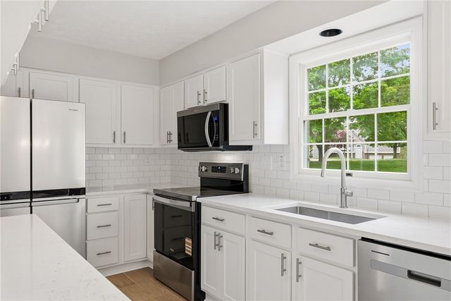 399 Limestone Dr, Bethel Park, PA 15102