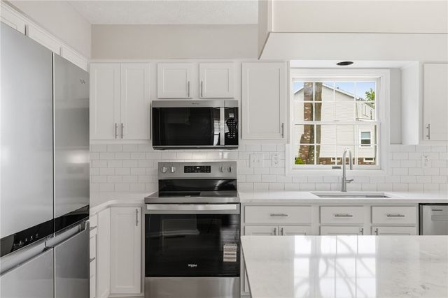 399 Limestone Dr, Bethel Park, PA 15102