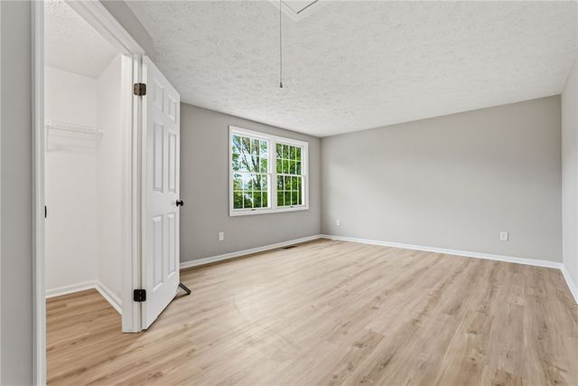 399 Limestone Dr, Bethel Park, PA 15102